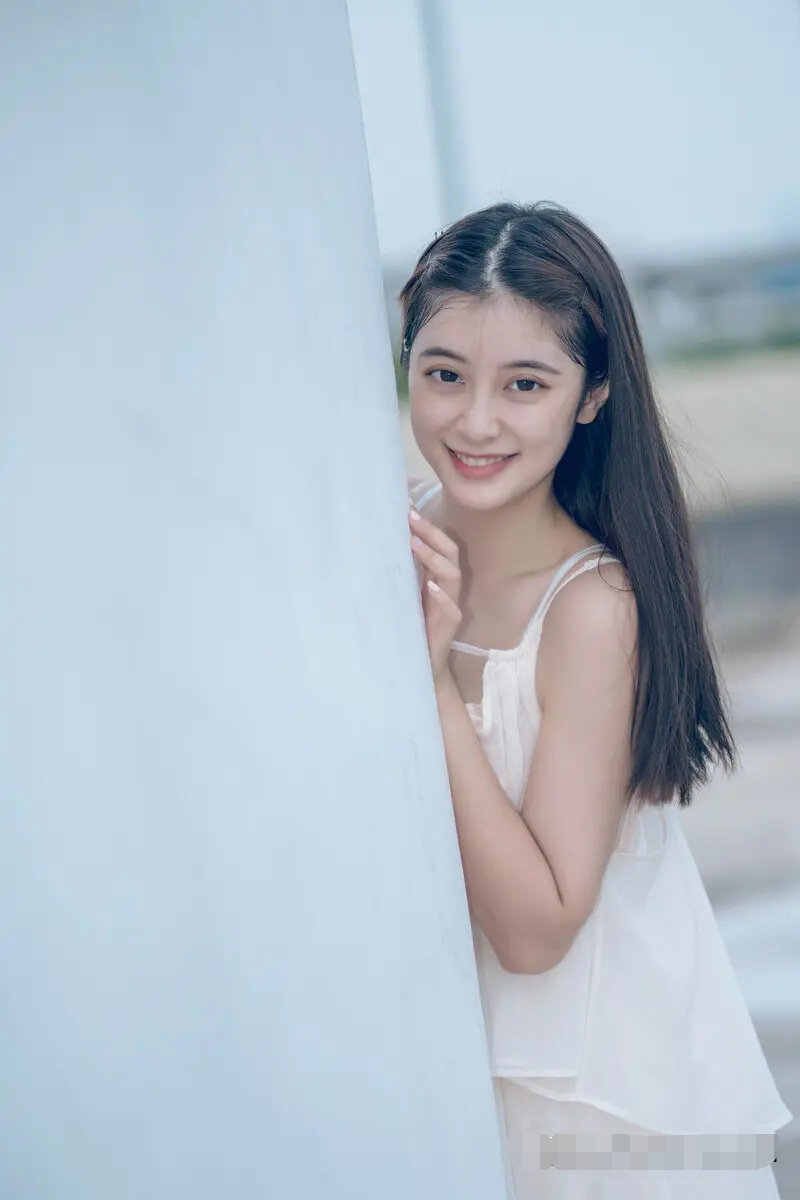 一袭白裙如仙女,美丽清纯唯美女孩