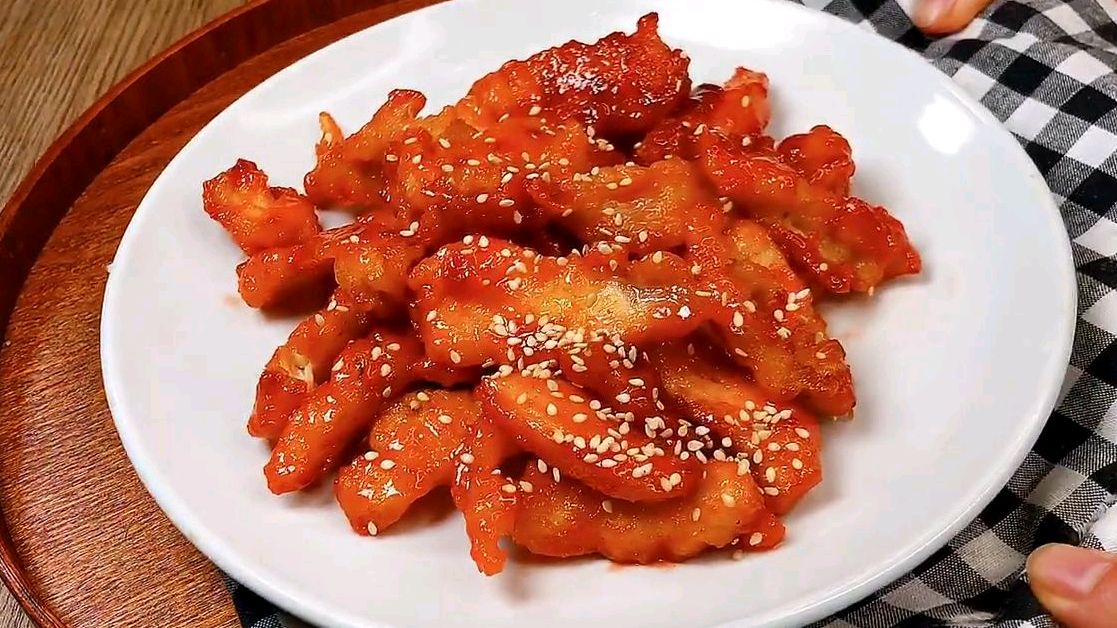 简单易做的糖醋鸡胸肉,酸甜可口,鸡胸肉外酥里嫩,先收藏了