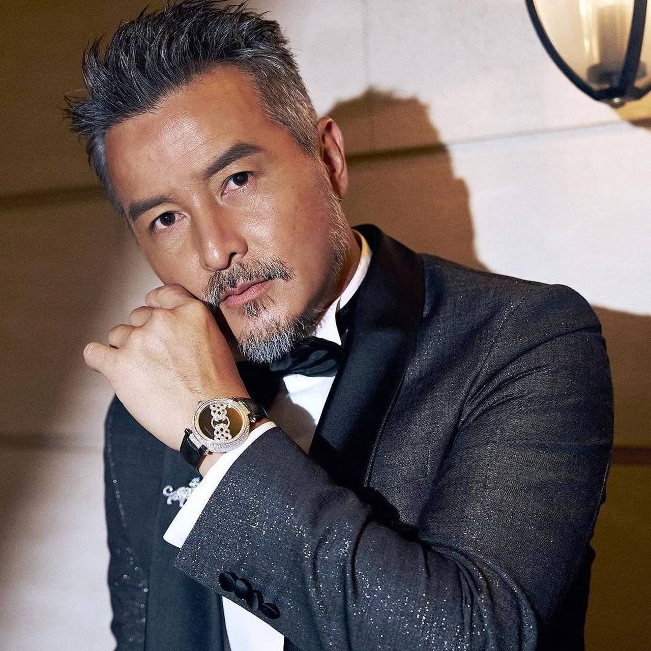 李铭顺要是能瘦点,妥妥的帅大叔一枚.