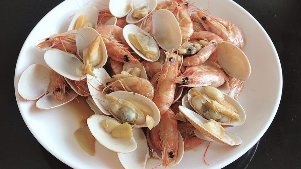 海鲜简单小食:虾炒芒果螺
