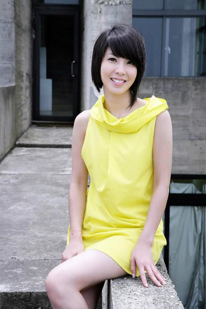 hsu),1974年9月出生于中国台湾台北,中国台湾女歌手,词曲创作人,作家