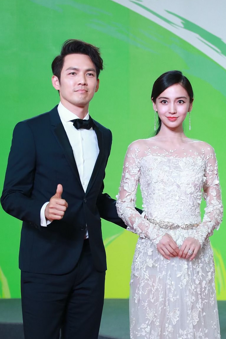 能看出来钟汉良比杨颖大15岁吗,这辈分都可以了叔叔了[偷笑]