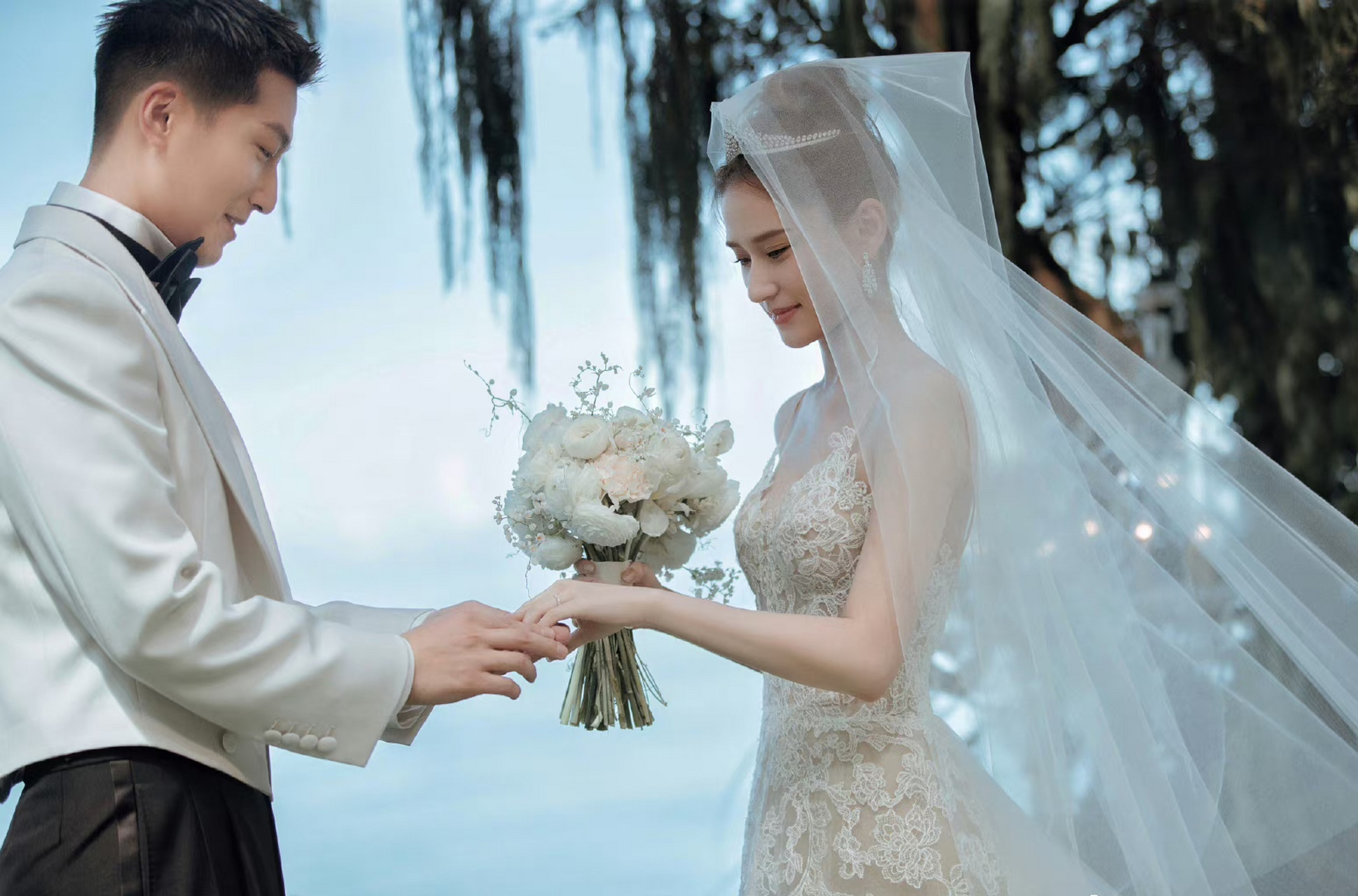 何超莲&窦骁结婚现场照片