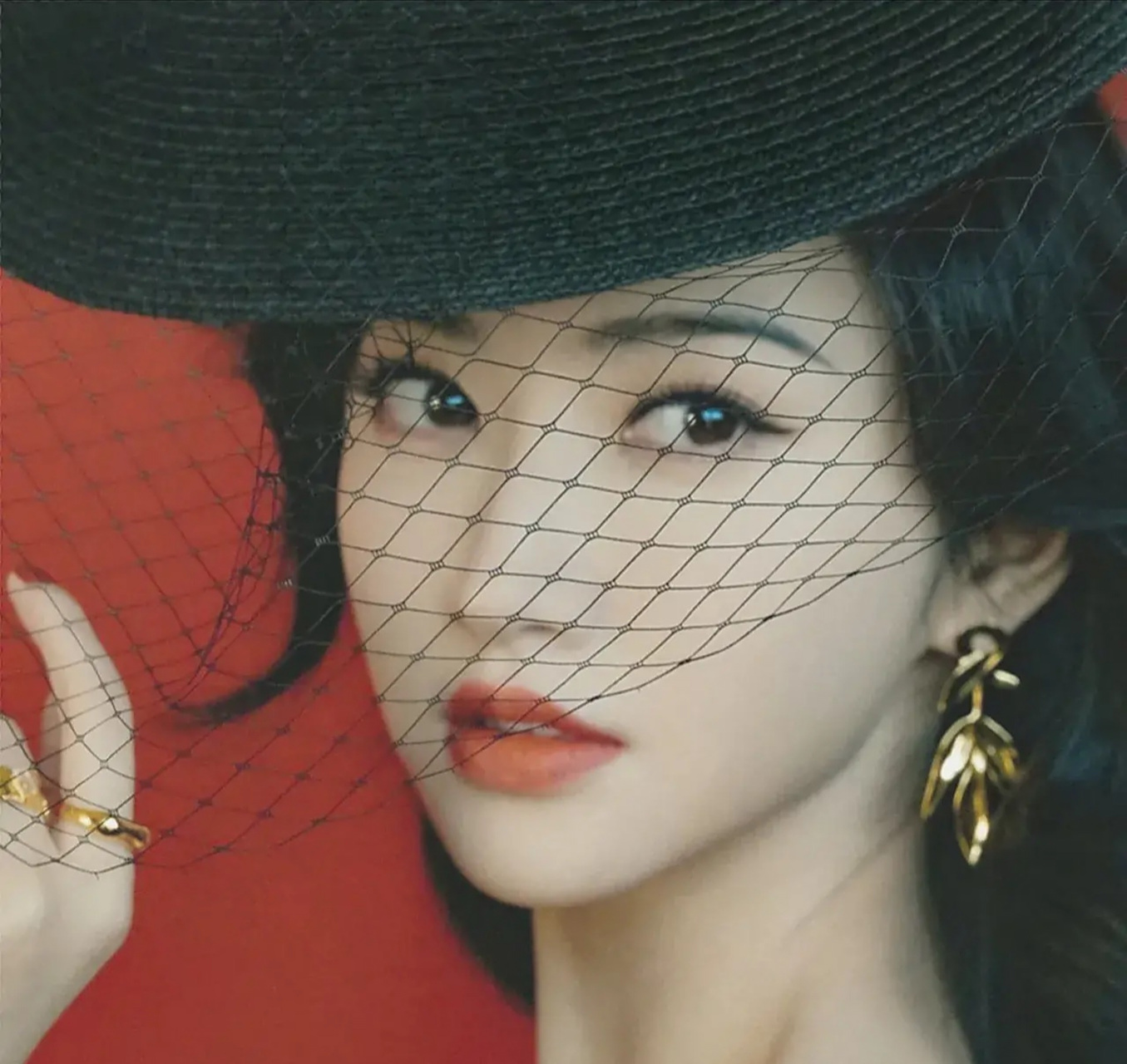 景甜最新动态,景甜自己发布一组具有民国时期神秘女郎魅力味道美人