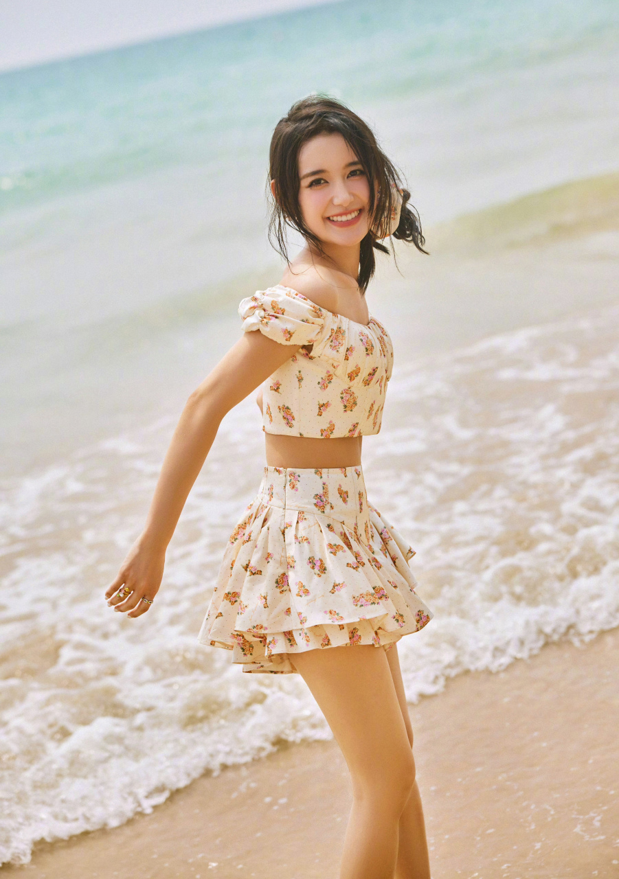 蒋依依灵动又漂亮,真的好喜欢[抱抱][抱抱]#养眼美女# #蒋依依