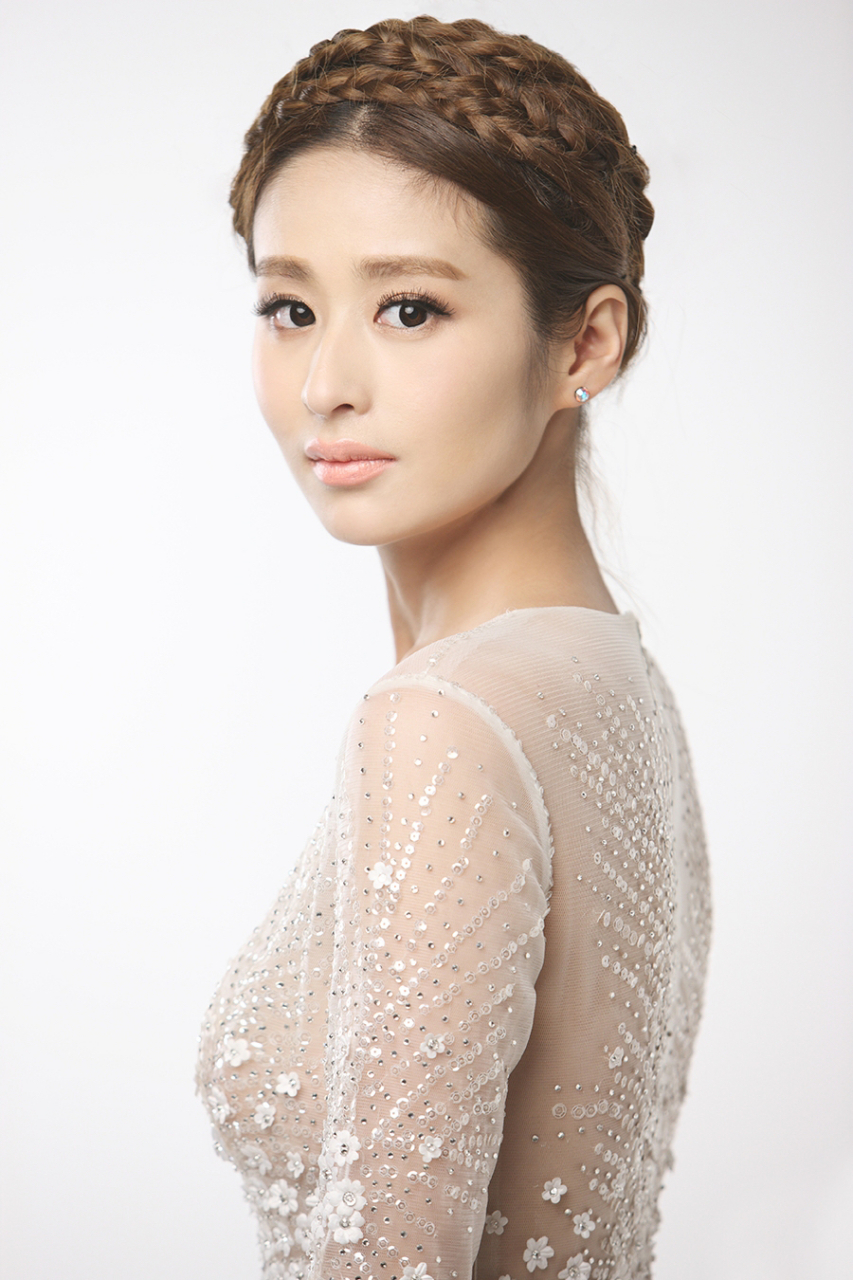 颖儿,本名刘颖,1988年12月12日生于湖南省常德市,中国内地女演员,歌手