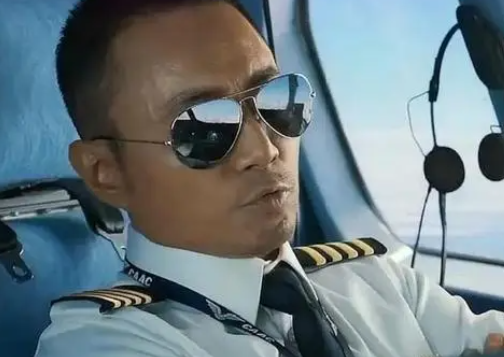 回顾国航空难:飞机遇难129人死亡,37人因"马虎导游"死里逃生