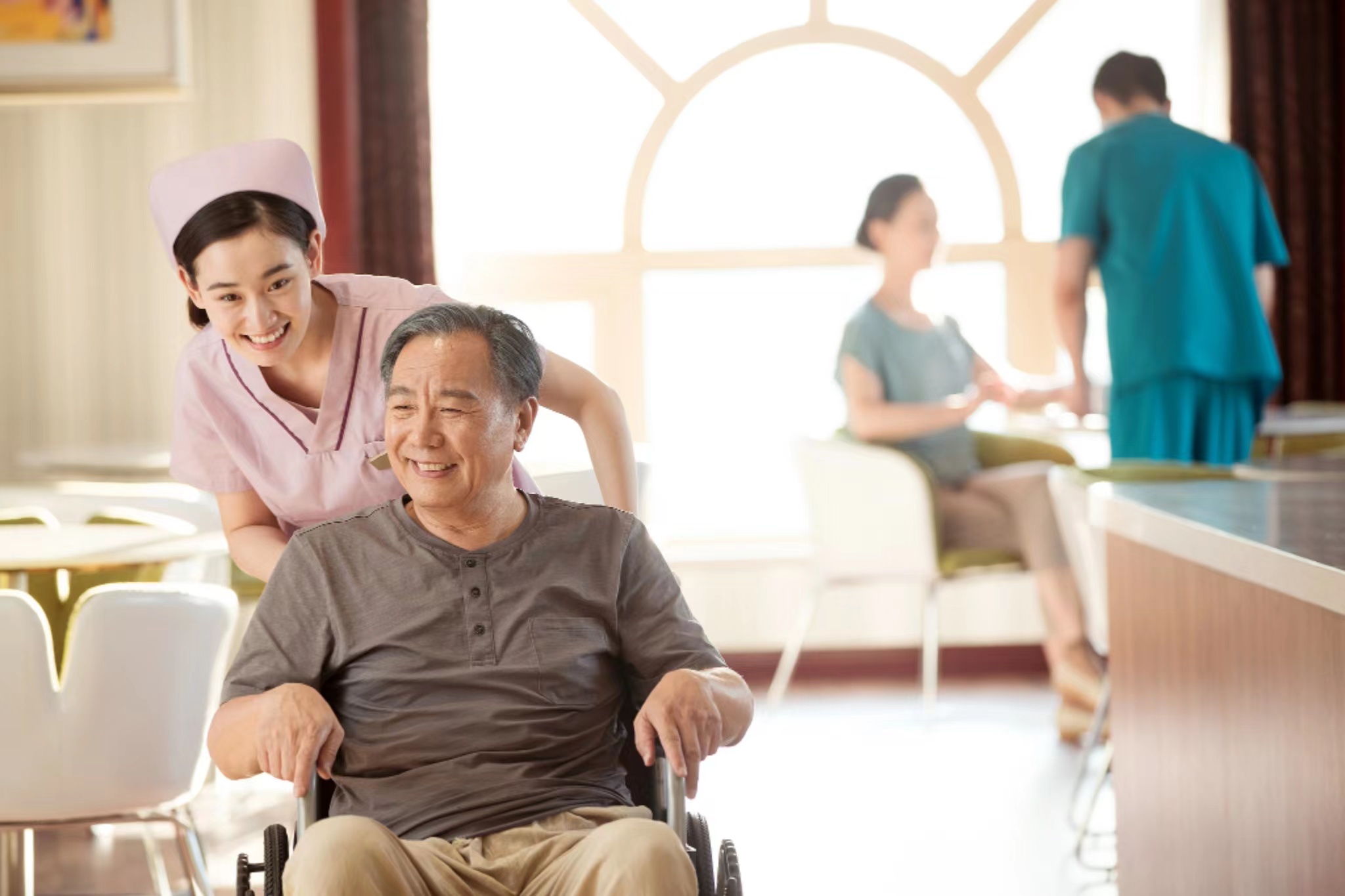 上海找照顾老人保姆-家政老人陪护-病人陪护照顾自理/半自理老人