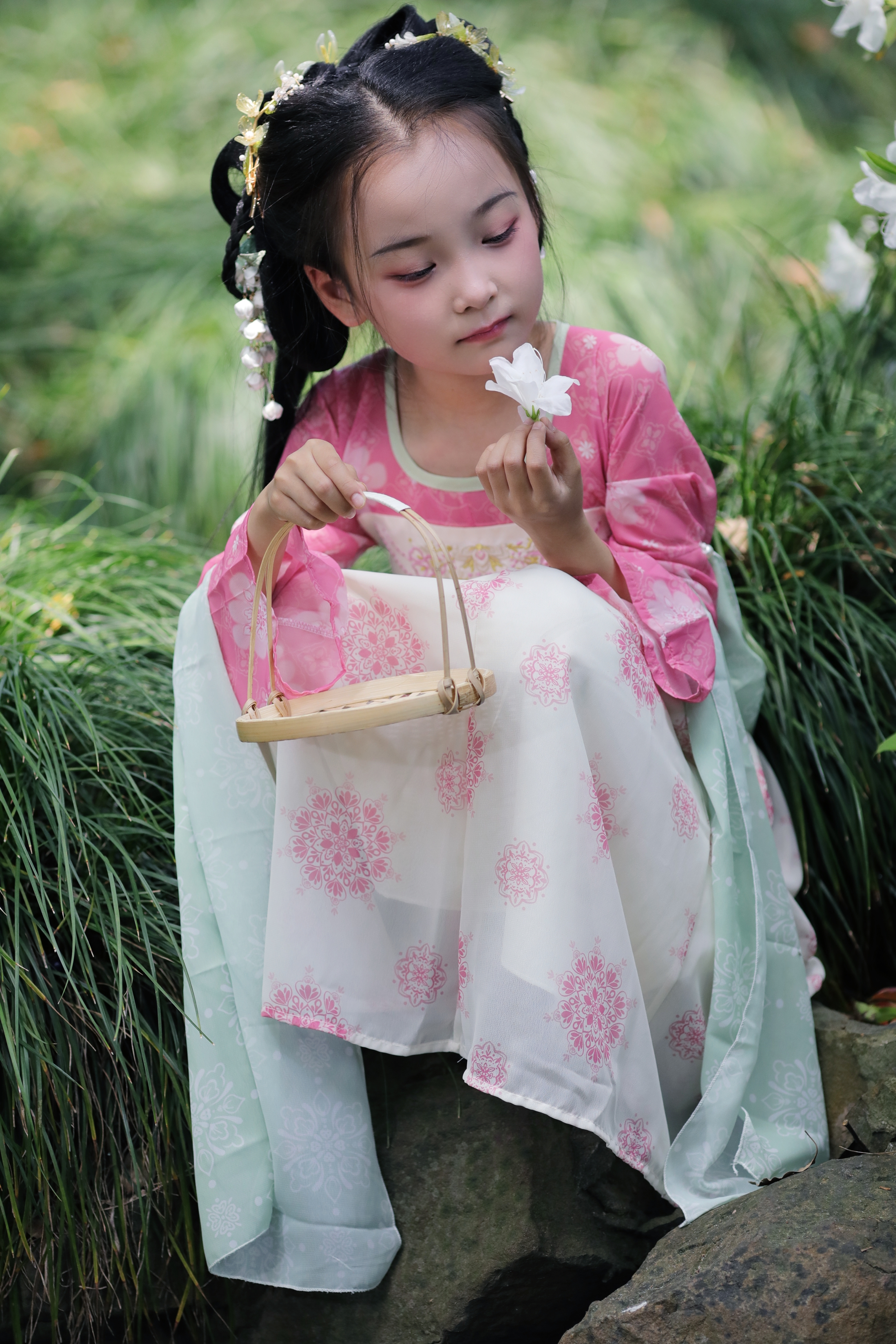 无锡寄畅园偶遇两小女孩拍汉服写真