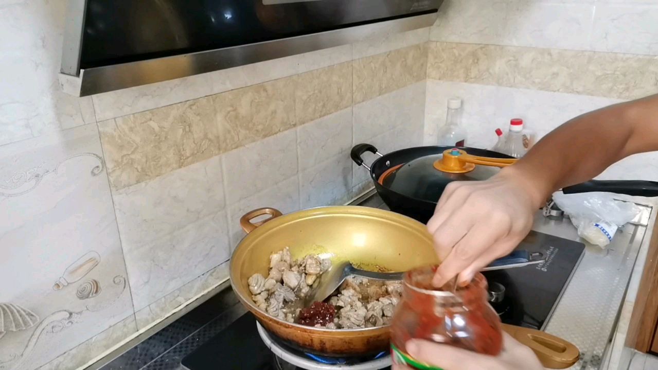 一斤牛肉做个家常菜,来个土豆炖牛肉,好吃到忘不掉