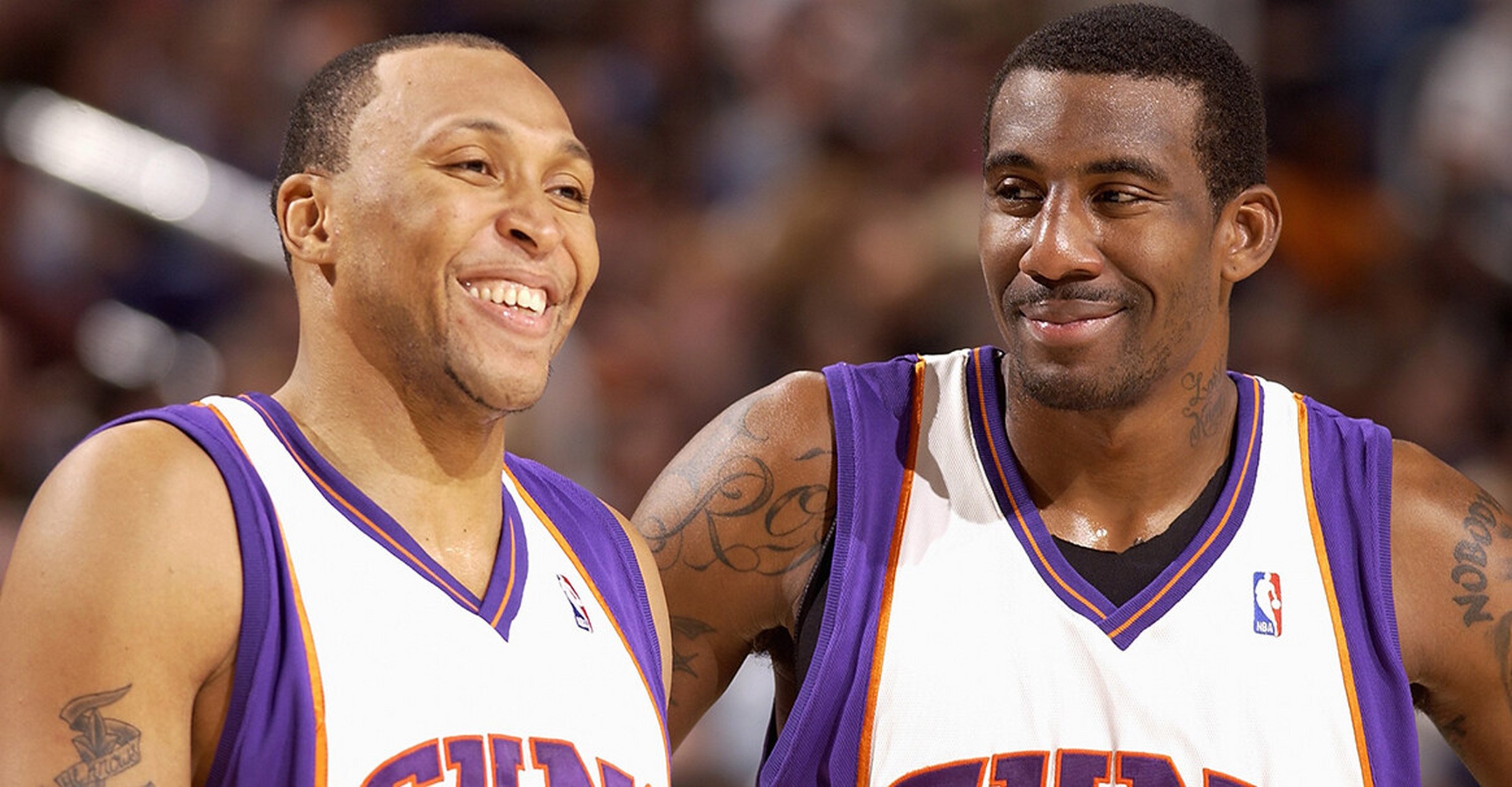 太阳官方宣布,前太阳队球员阿玛雷-斯塔德迈尔和肖恩-马里昂的球衣