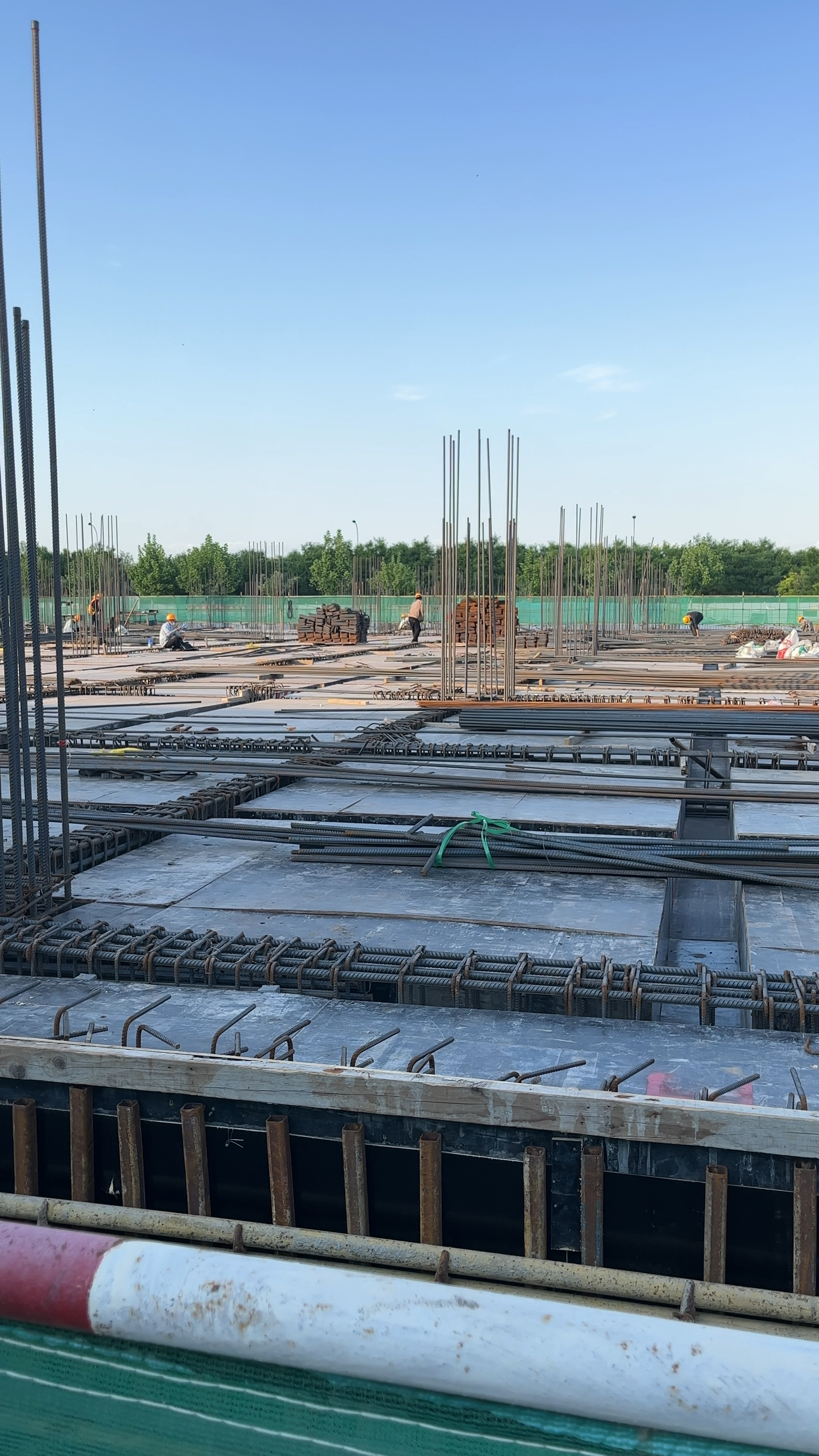 工地木工材料充足施工就是快.