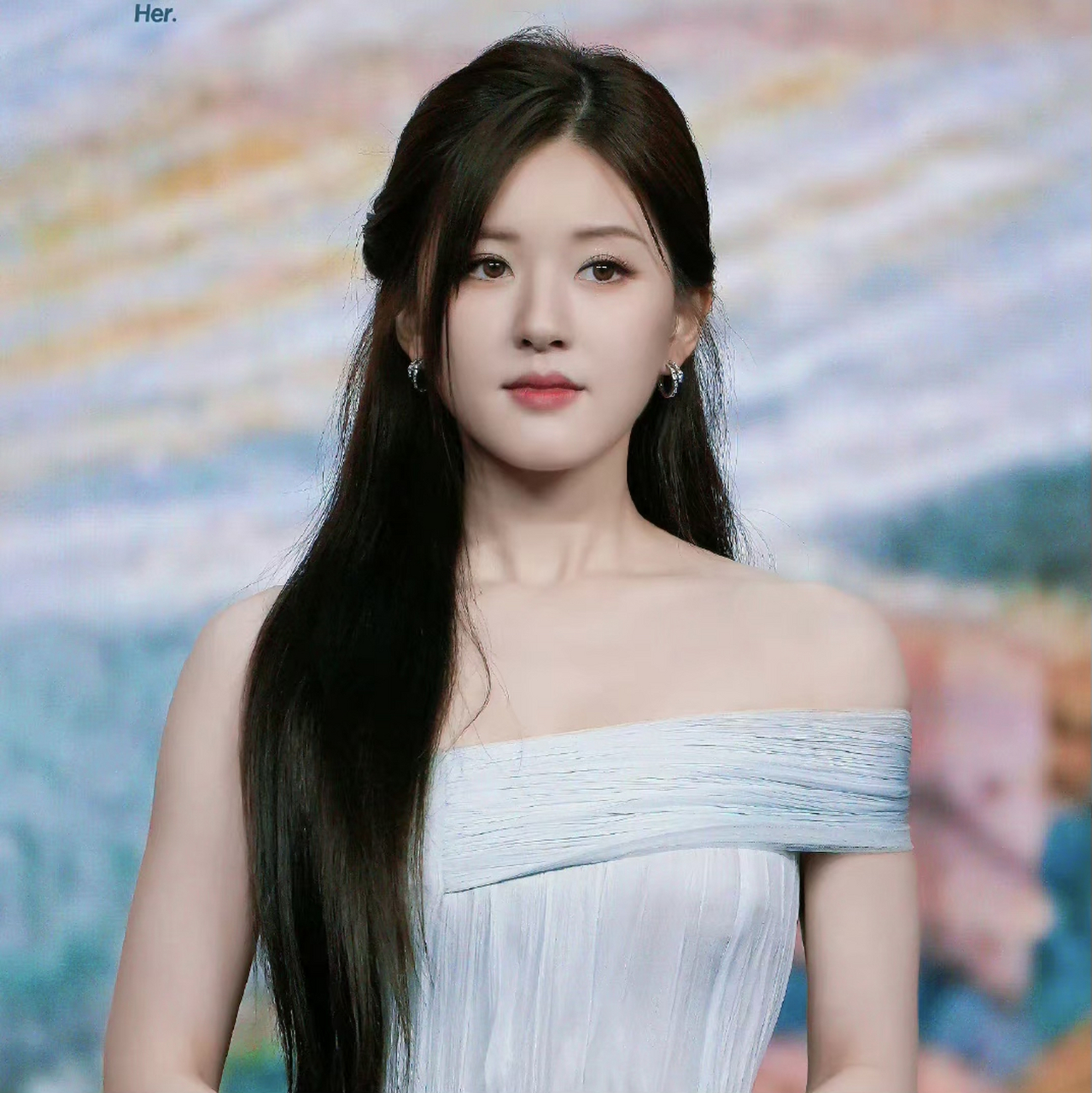 赵露思的肉肉身材在镜头前真好吃亏呀,本人已经很瘦了,精修了图片都