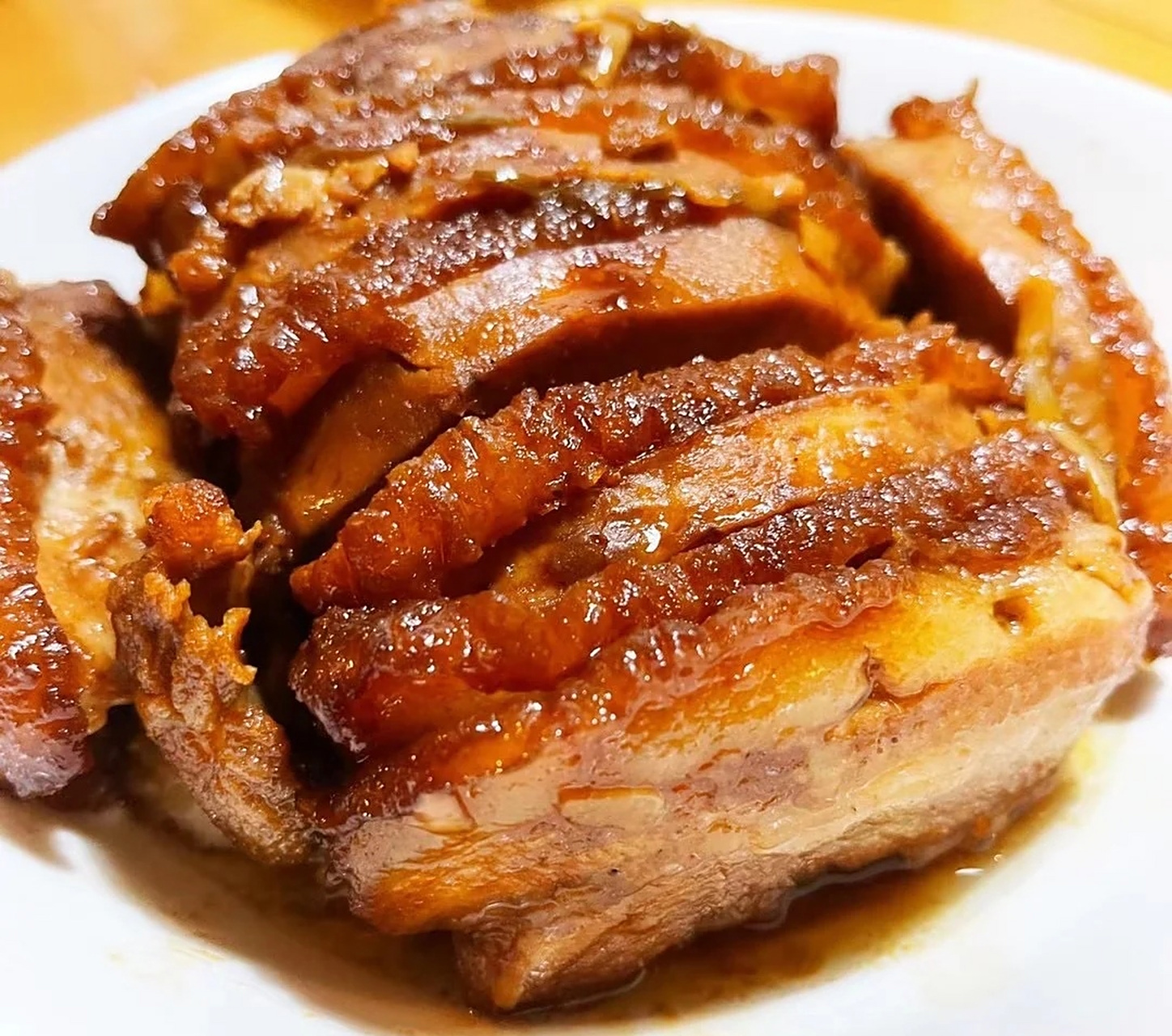 我们广西人过年过节必吃的一道特色菜那肯定是扣肉,这菜不管是老人