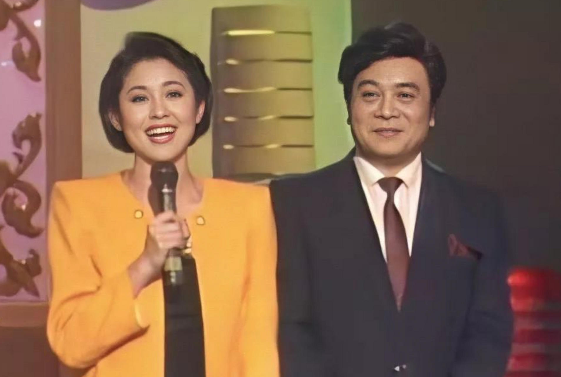 "于是,倪萍找到了赵忠祥说:"我就该拿正教授.