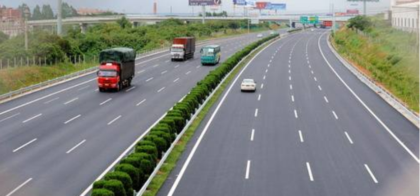 导航说走右侧三车道是什么意思?