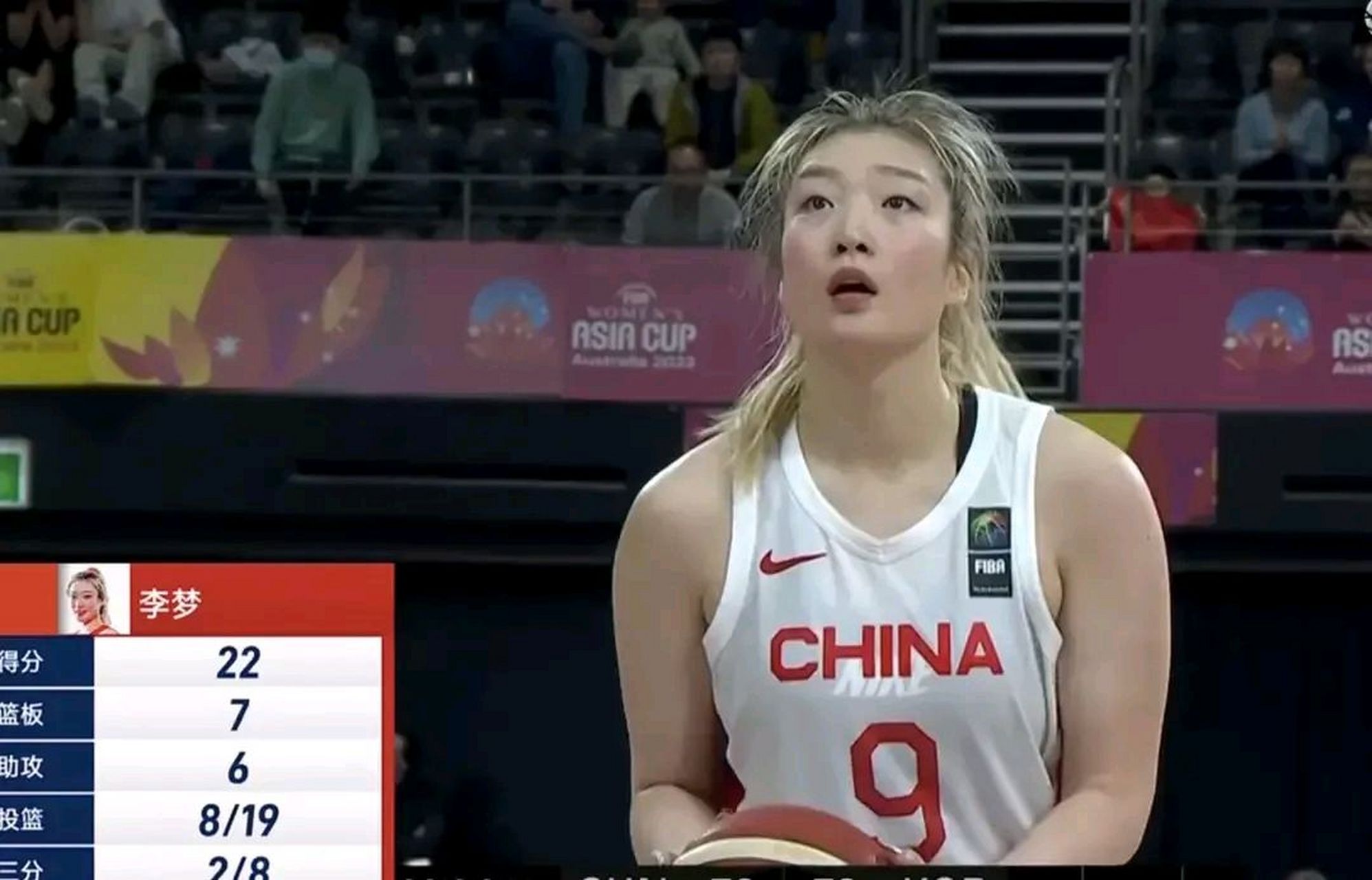 李梦# 是中国女篮的关键球员,她拥有出色的身高(182cm)和体重(76kg)