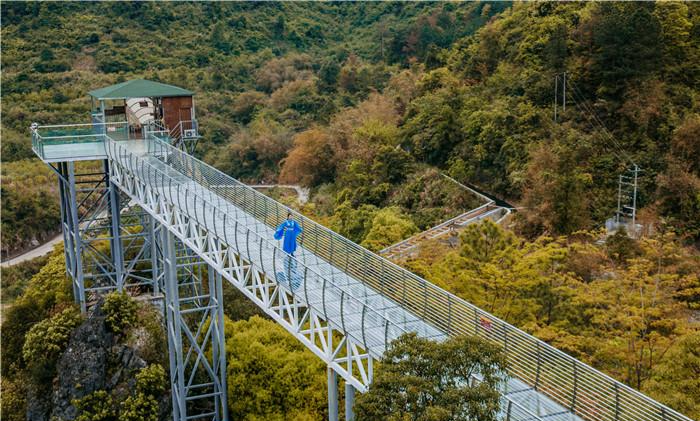 广东清远阳山的神峰关景区避寒胜地,还可以品尝阳山鸡哦!