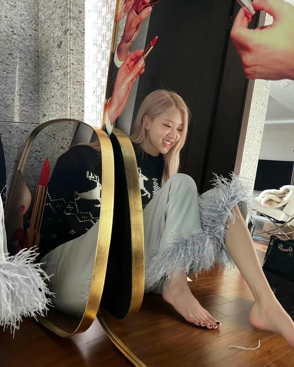 blackpink rose朴彩英  光jio丫 黑色美甲[爱你]