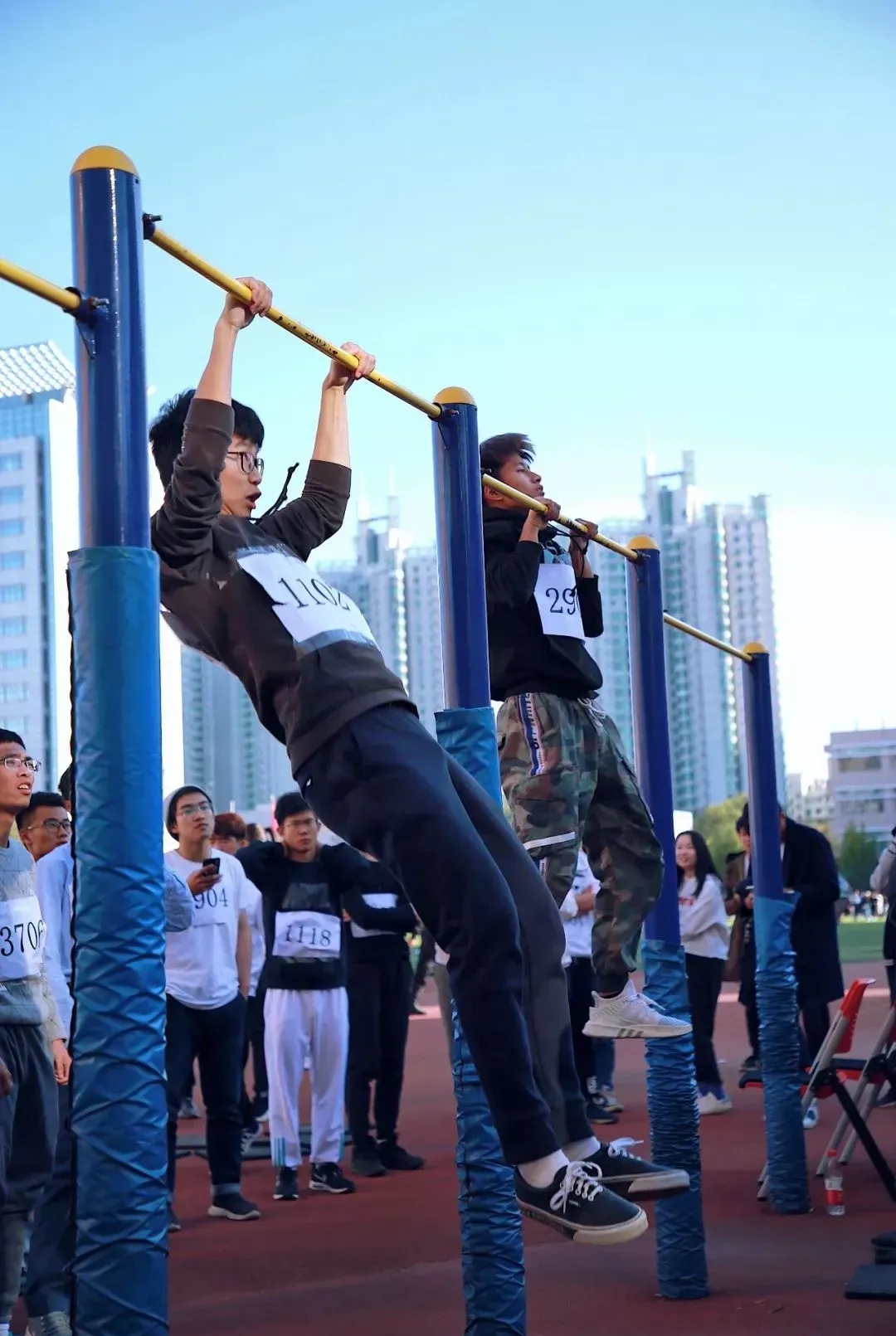 儿子初二了,再有18个月就开始中考体育了,其中引体向上必考,10分