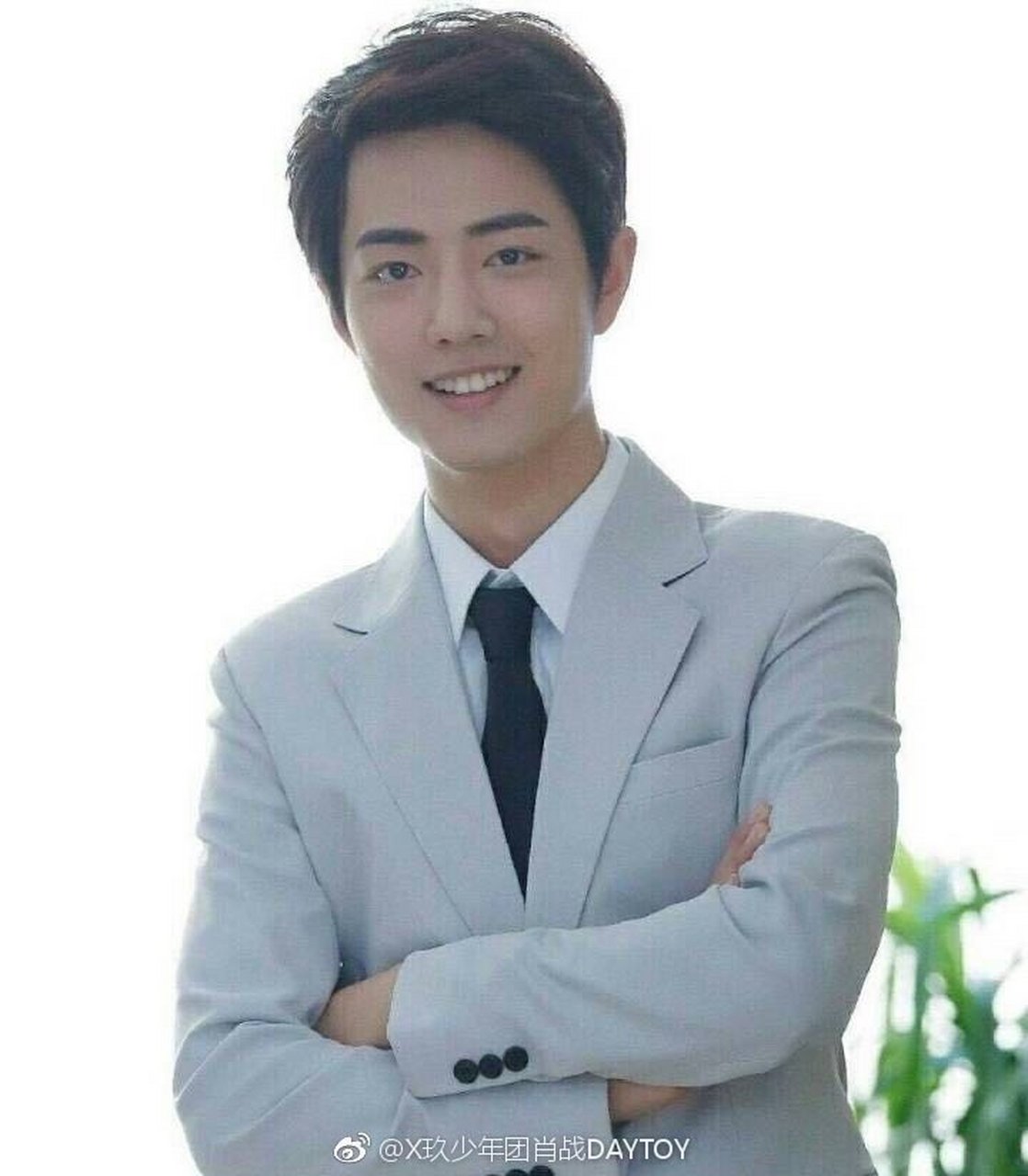 向全世界安利肖战#  "拔完智齿第二天脸肿到想回味一下方天择!