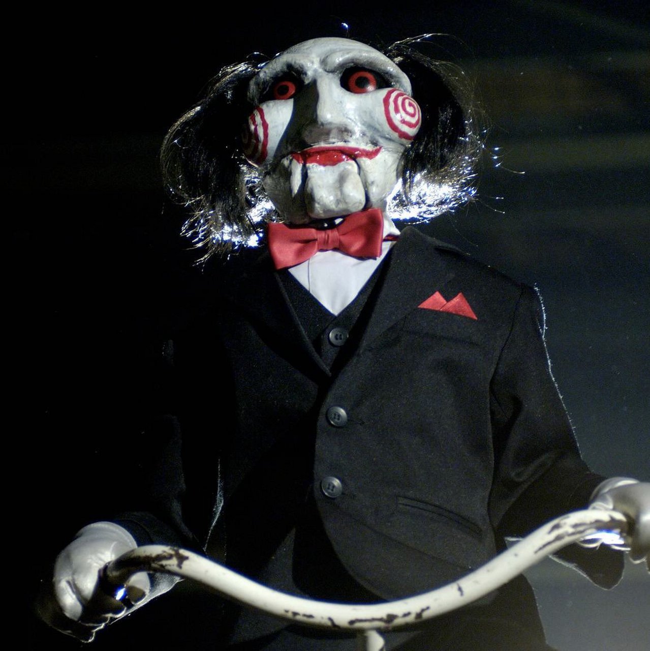 《玩具熊午夜后宫》和《电锯惊魂10》谁牛 ?