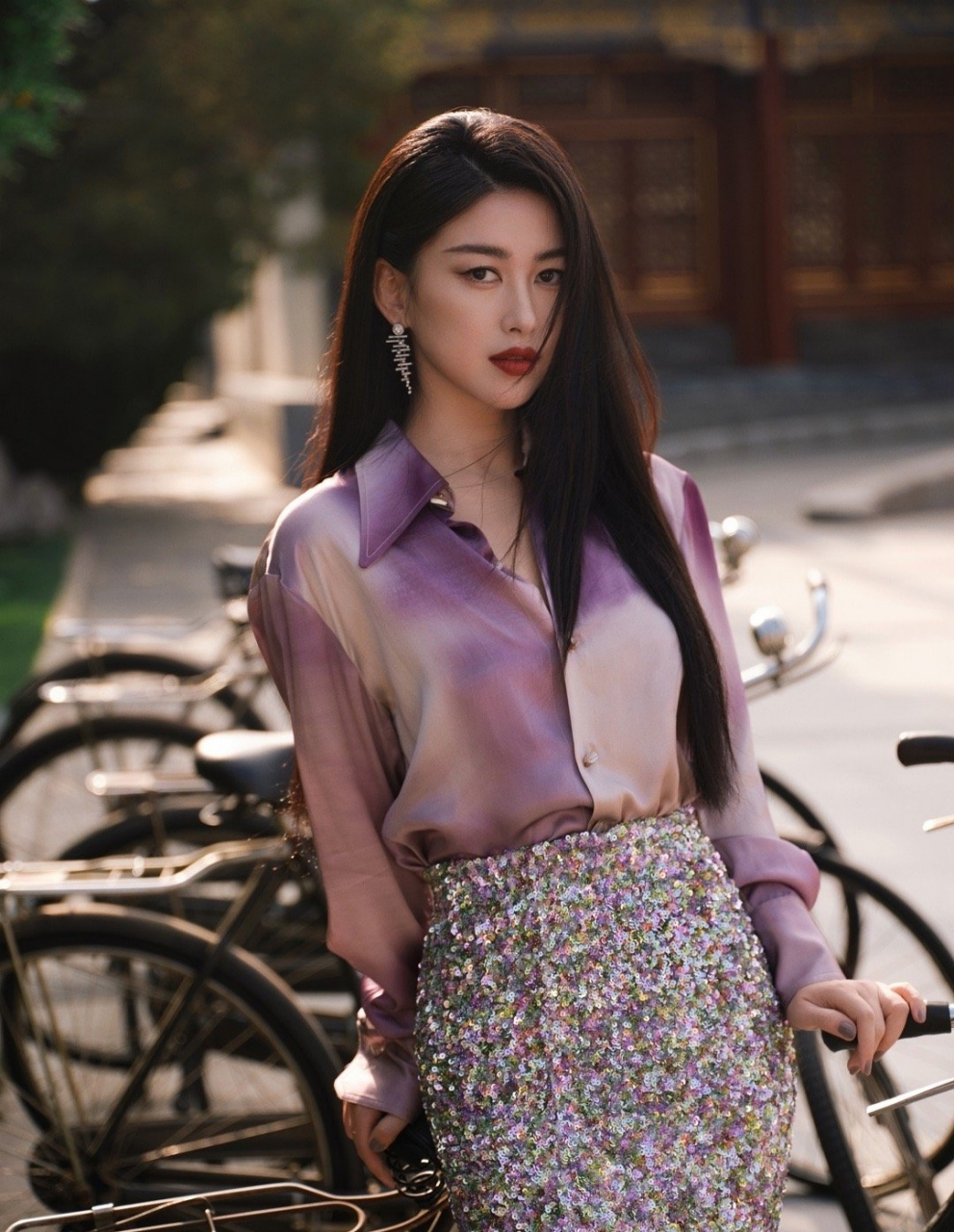 妩媚柔情的容颜,窈窕曼妙的身材,高贵冷艳的气质,妥妥的性感女神