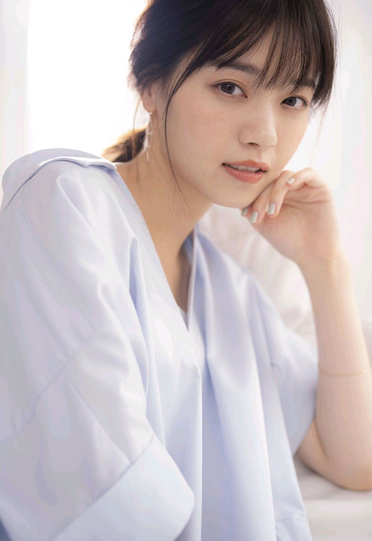 西野七濑:甜美可爱,清纯靓丽