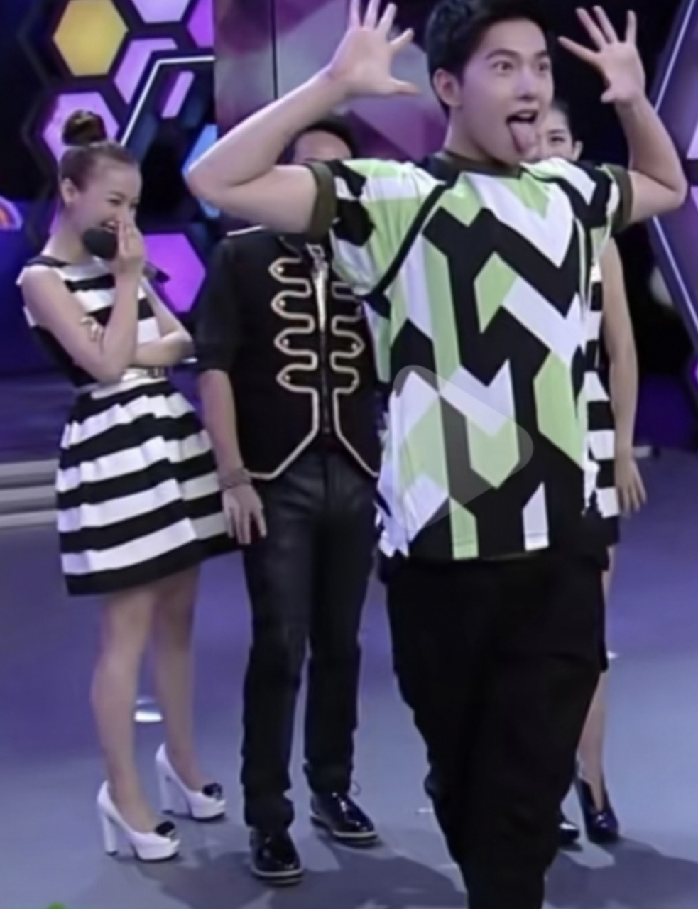 考古杨洋早年综艺,谢娜吴昕维嘉你们忍的很辛苦吧[左捂脸]#杨洋# #我