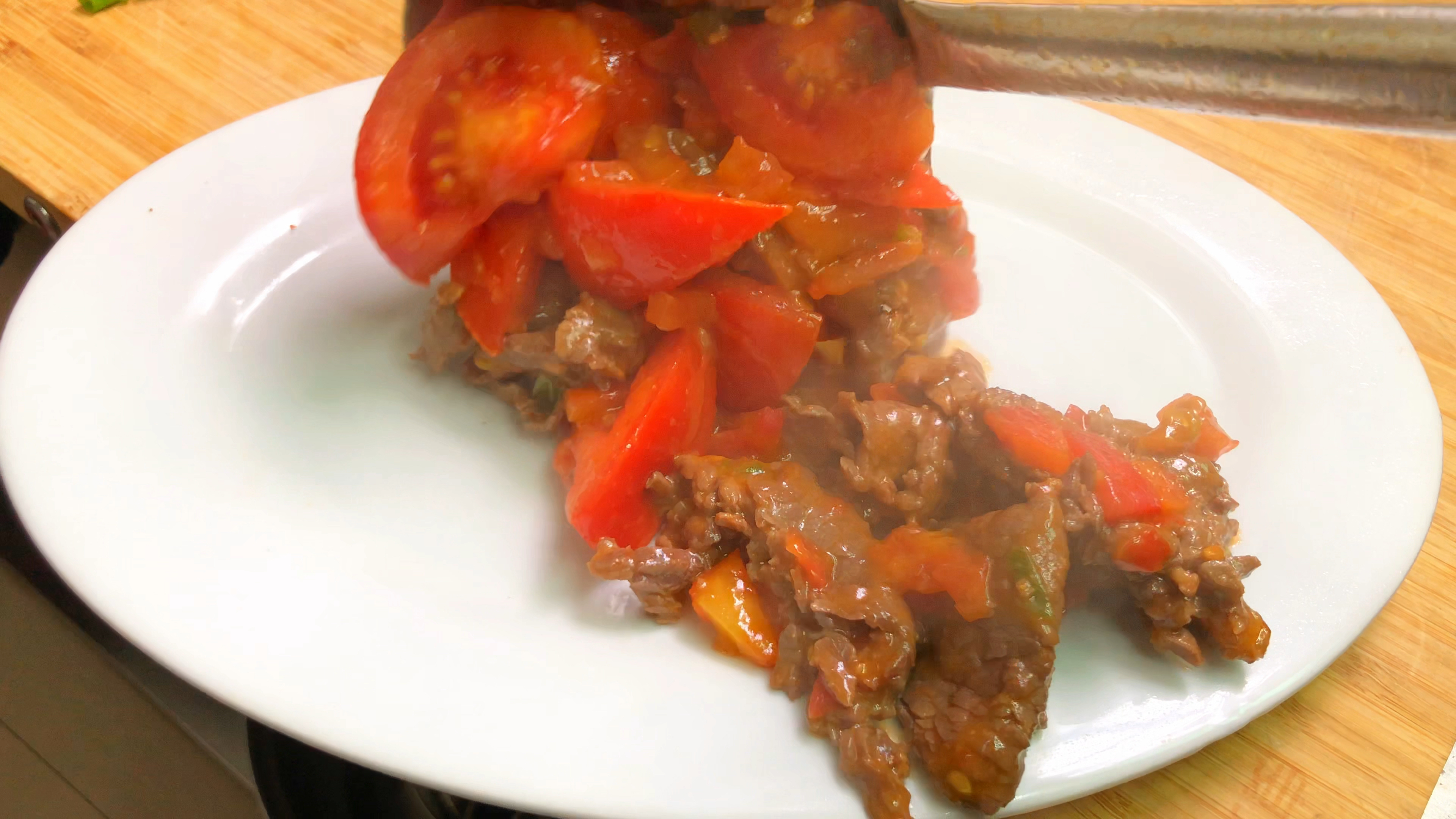 我家孩子最爱：番茄炒牛肉，大厨教你正宗做法，汤汁鲜美