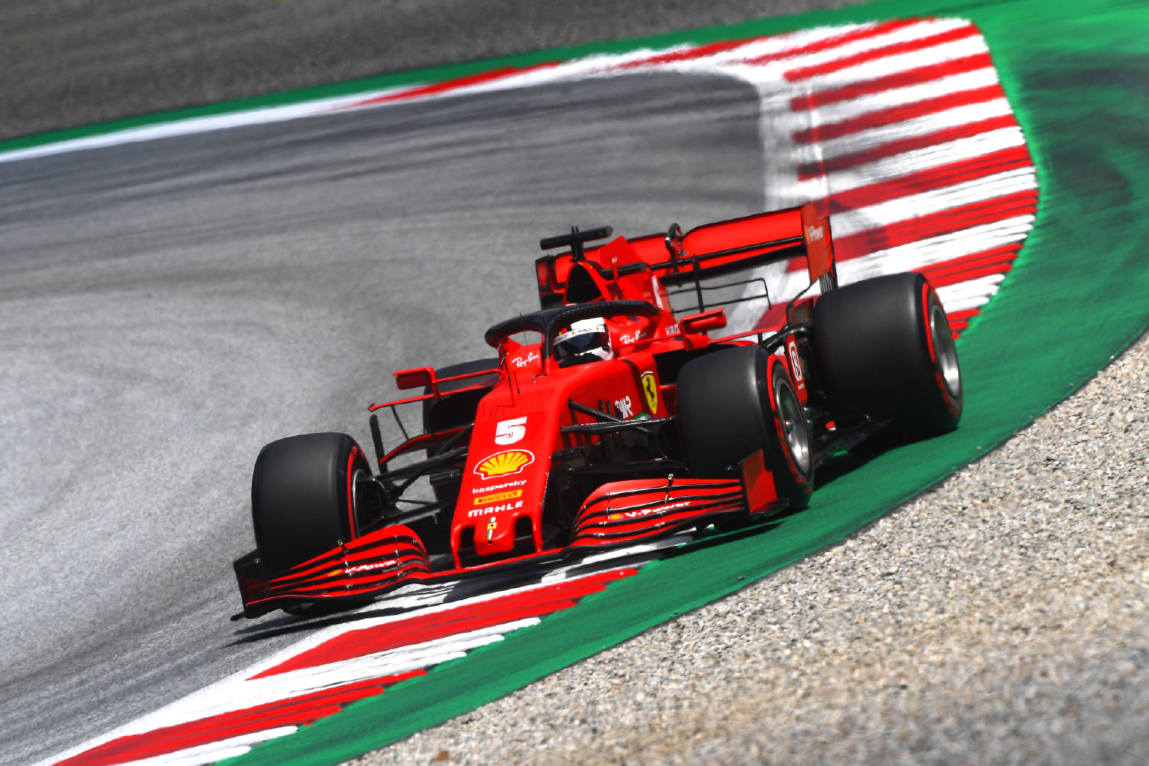 维特尔:经过升级之后,sf1000感觉像是一辆完全不同的赛车