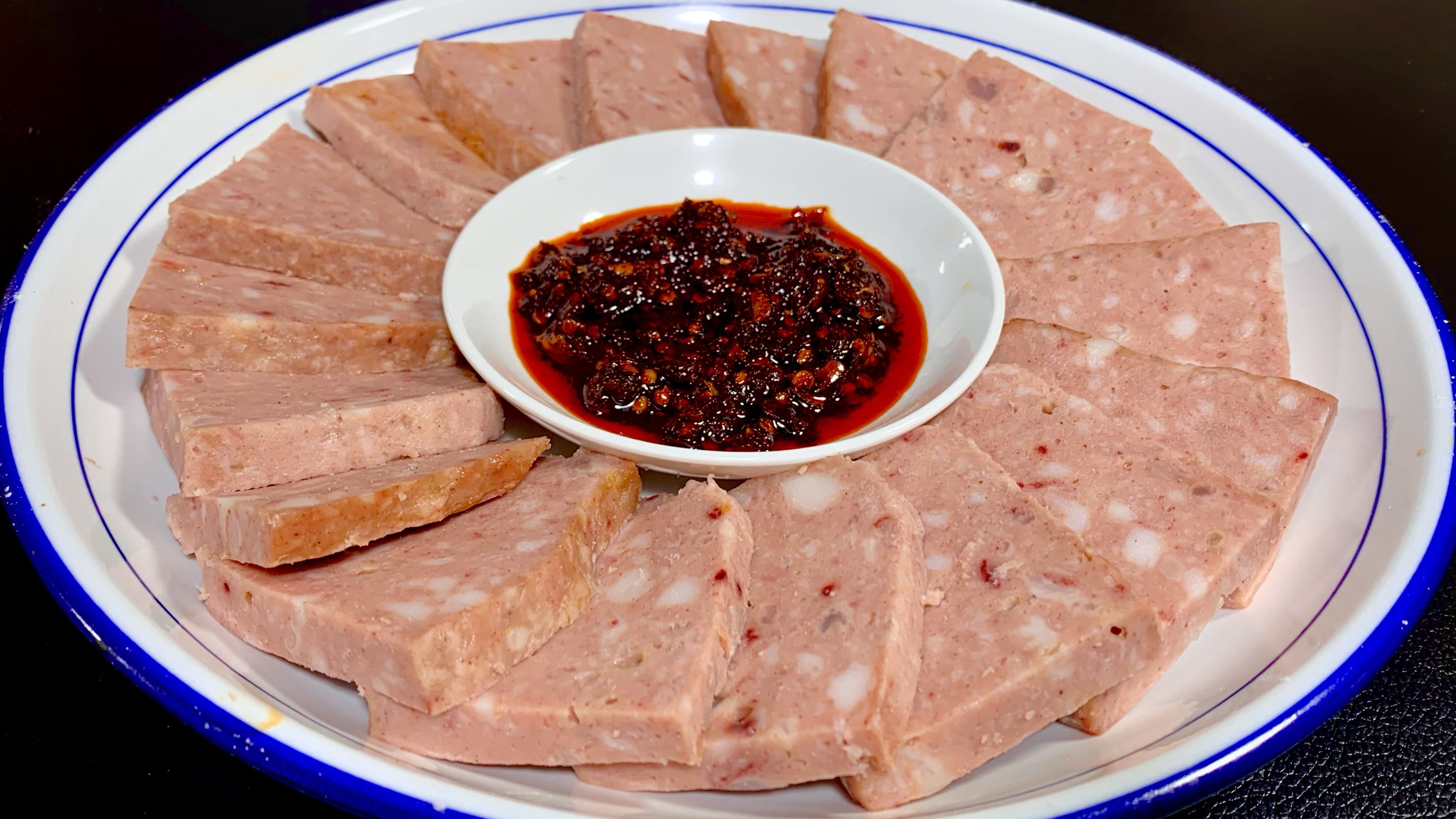 火腿再也不要买着吃了,教你一个新做法,鲜香味美,一看就能学会