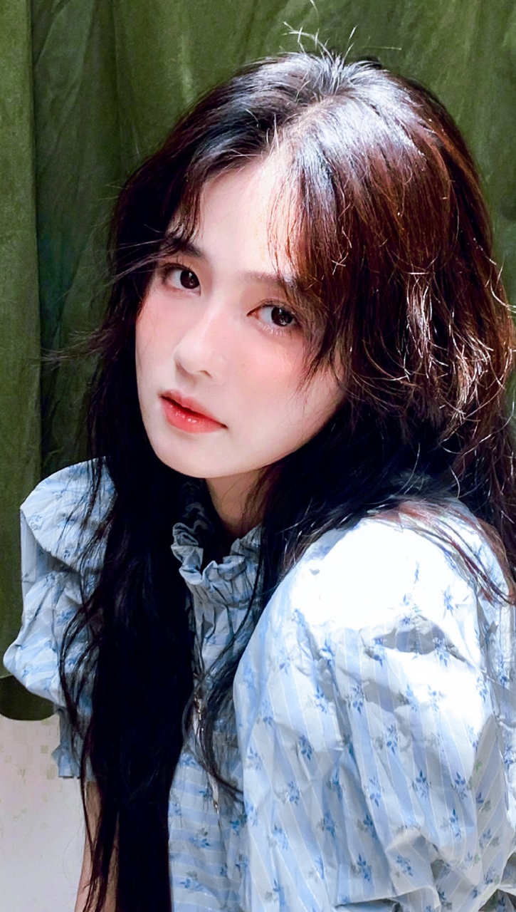 白鹿高清壁纸头像(五十三)[亲吻]