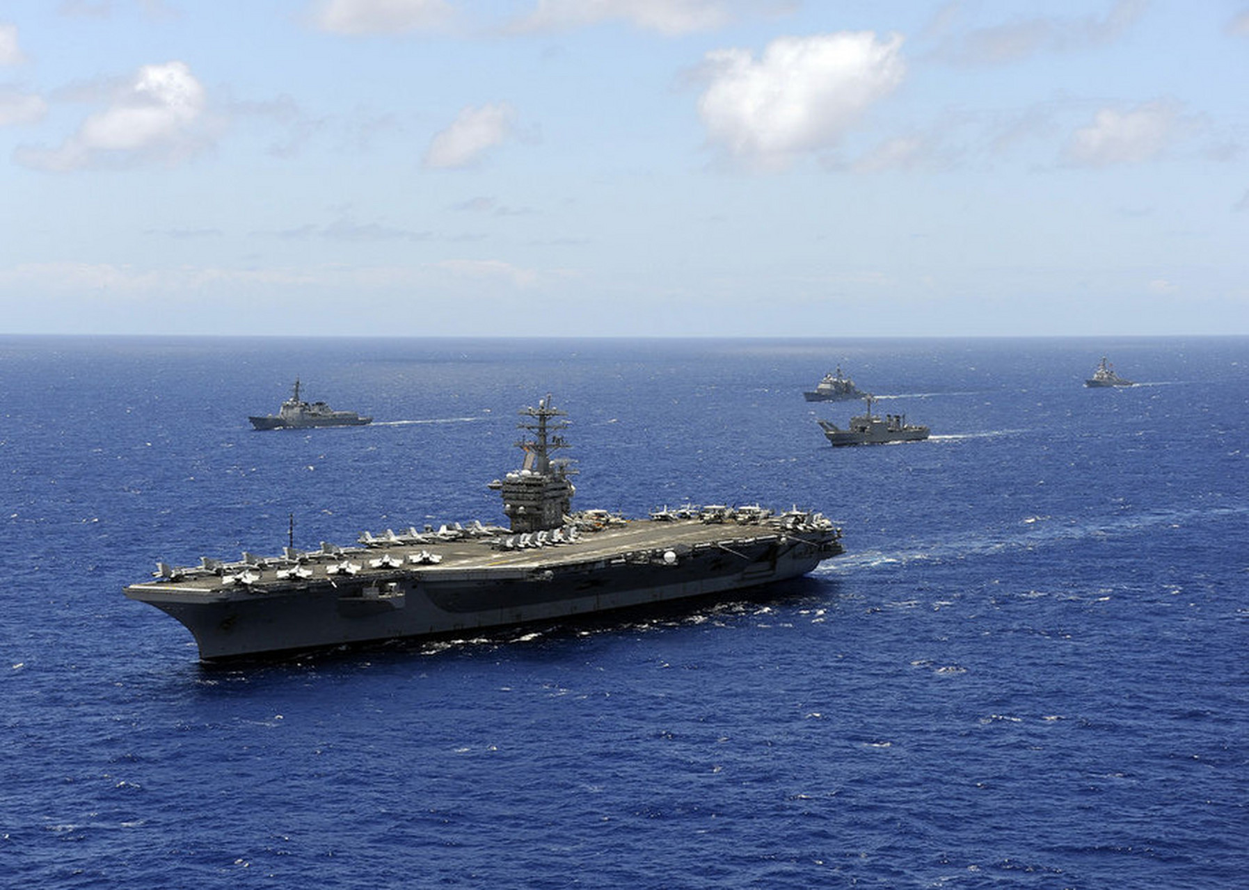 美国海军最强舰队-太平洋第三舰队     很多国家梦寐以求的核动力航母