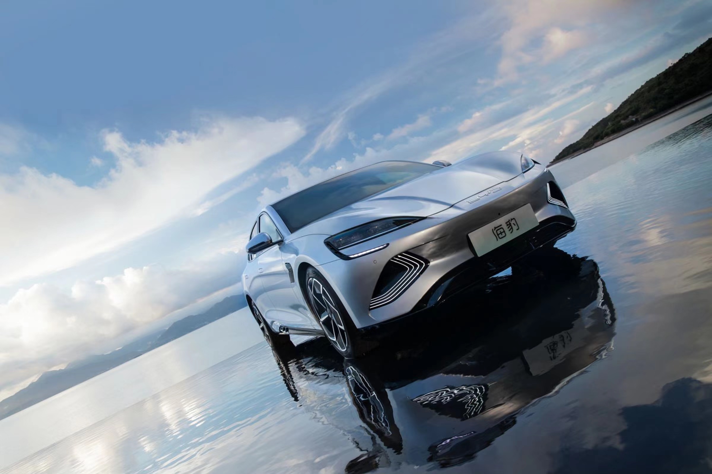 同窗之争的比亚迪汉ev与海豹,你会选择谁?