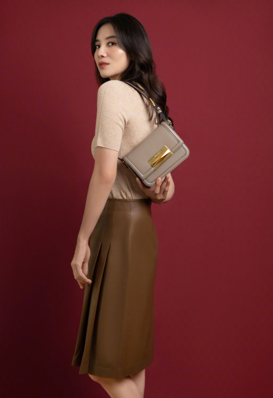 气质女神宋佳明星穿搭  我发现,宋佳的气质和韩雪的气质有几分相似,但