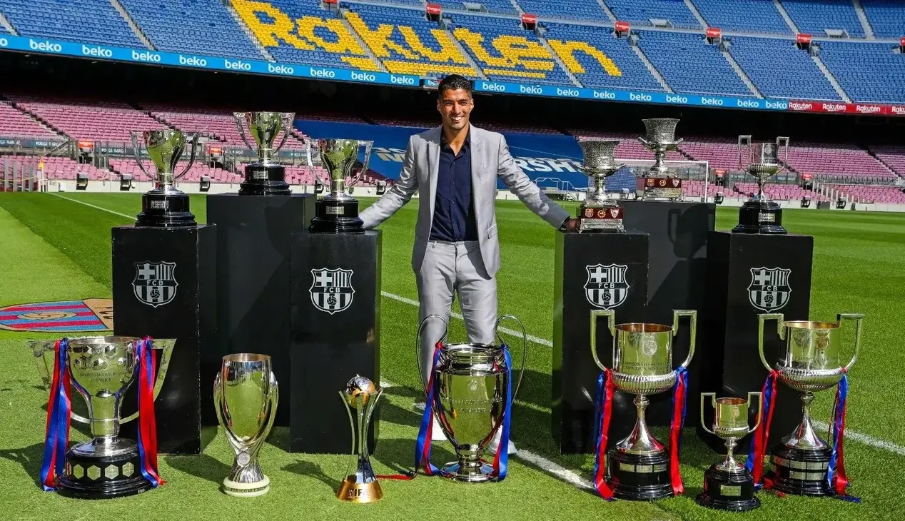 苏亚雷斯或退役,梅西搭档梦碎,球迷感伤不已