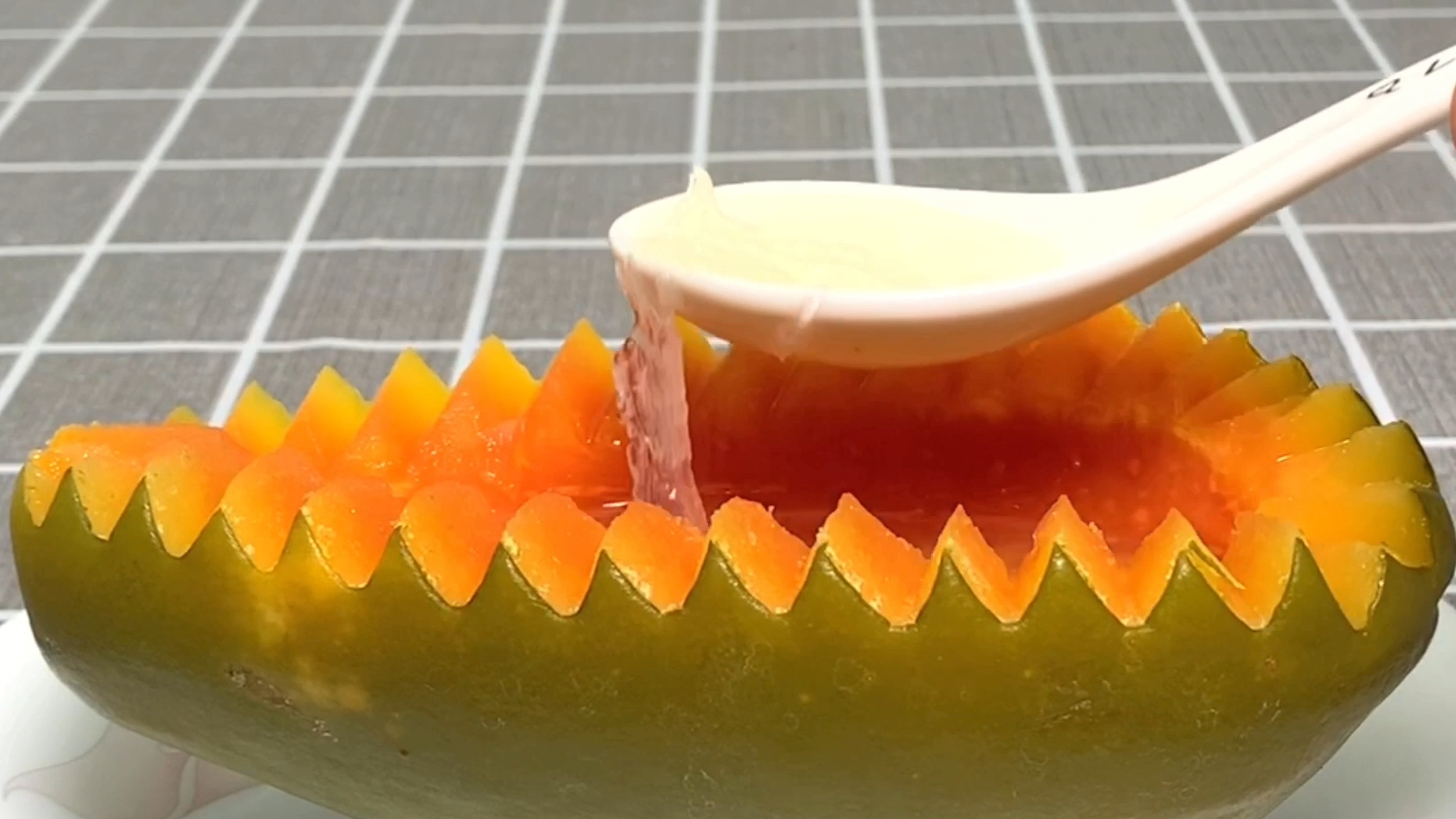 小哥哥没见过燕窝,还以为是粉丝,结果一顿吃了100多块