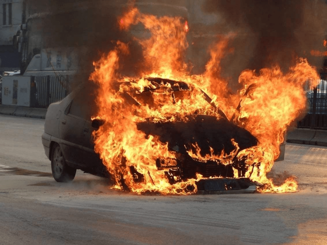 车辆自燃起火原因,很多车主都不知道,来跟着小南来找"元凶"!