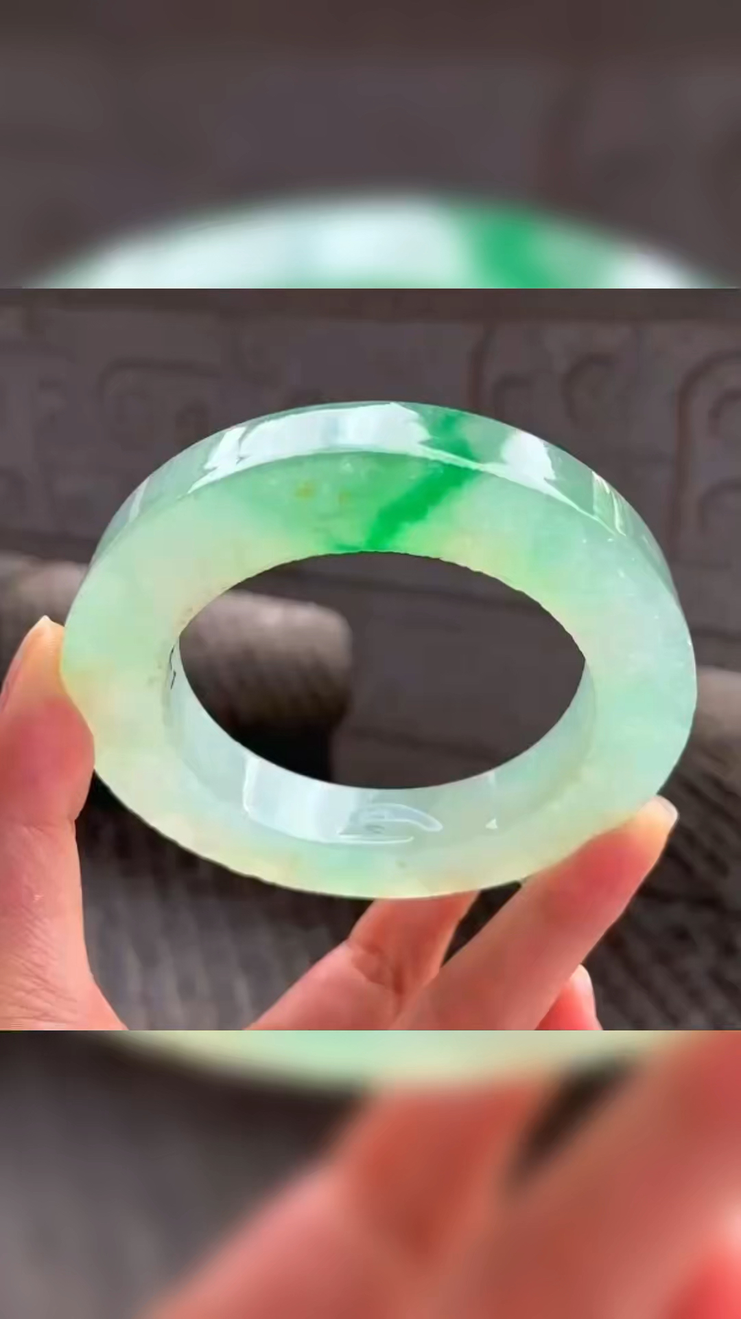 冰飘金丝绿翡翠手镯分享