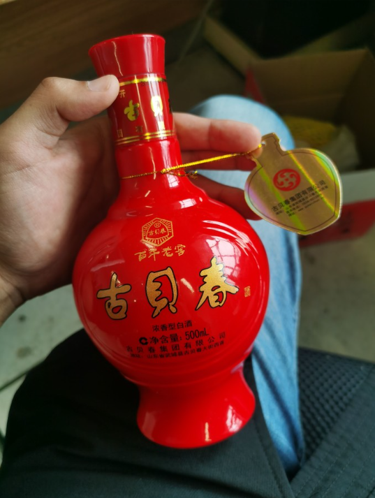 不仅仅有著名的德州扒鸡,还有五款名酒,古贝春,禹王亭,渤海春,洛北春