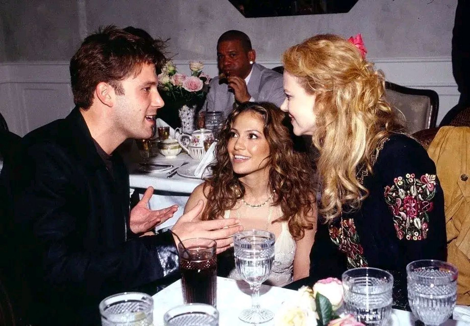 这三个人简直太好看了,本阿弗莱克,珍妮弗洛佩兹,妮可基德曼,蝙蝠侠和