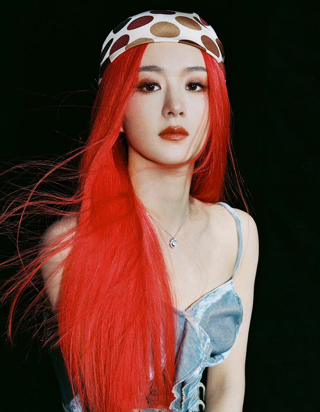 红色头发谁最适合?王楚然闪瞎我的眼,鞠婧祎很非主流,她好绝!