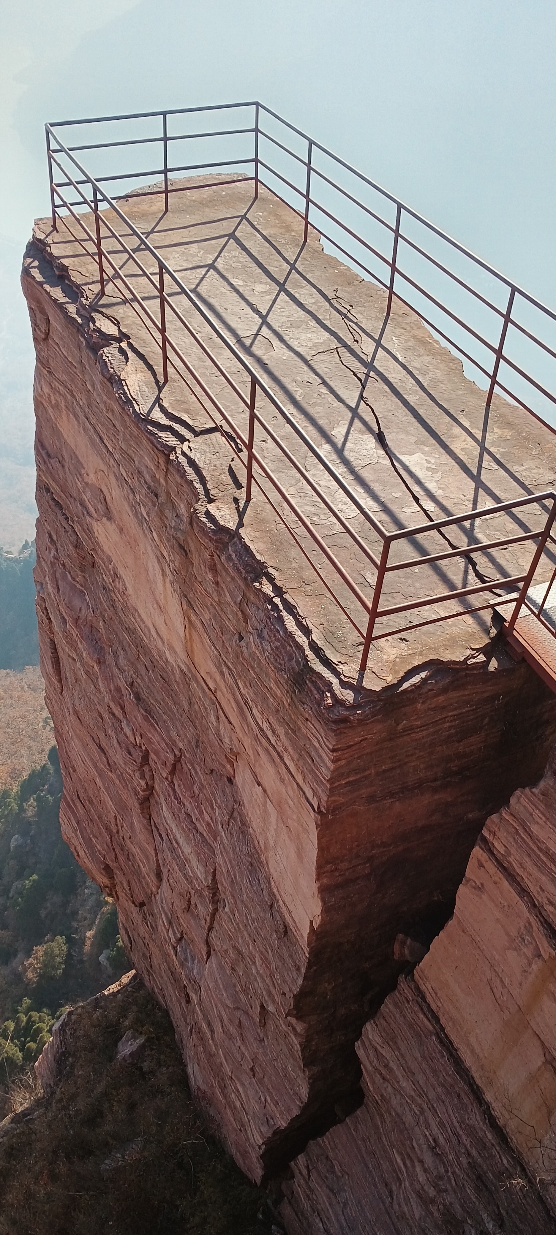 河南省辉县天界山崖上观景台
