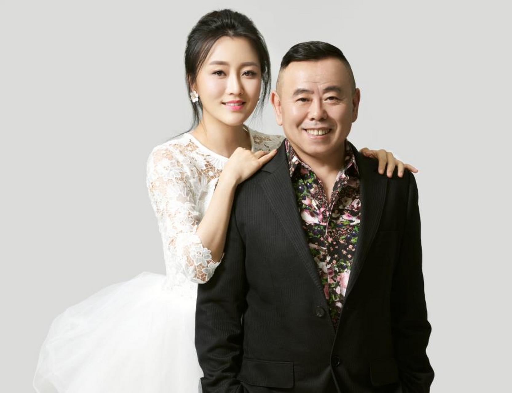 潘长江女儿潘阳:强捧不红,靠父嫁10亿豪门,为何婚后却常住娘家