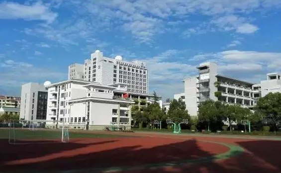 浙江高中学校排名敲定,镇海中学独占榜首,杭州学军中学跻身前三