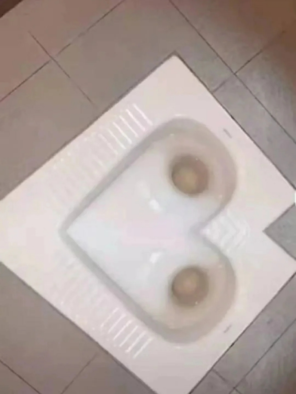 难道这就是传说中的情侣厕所?