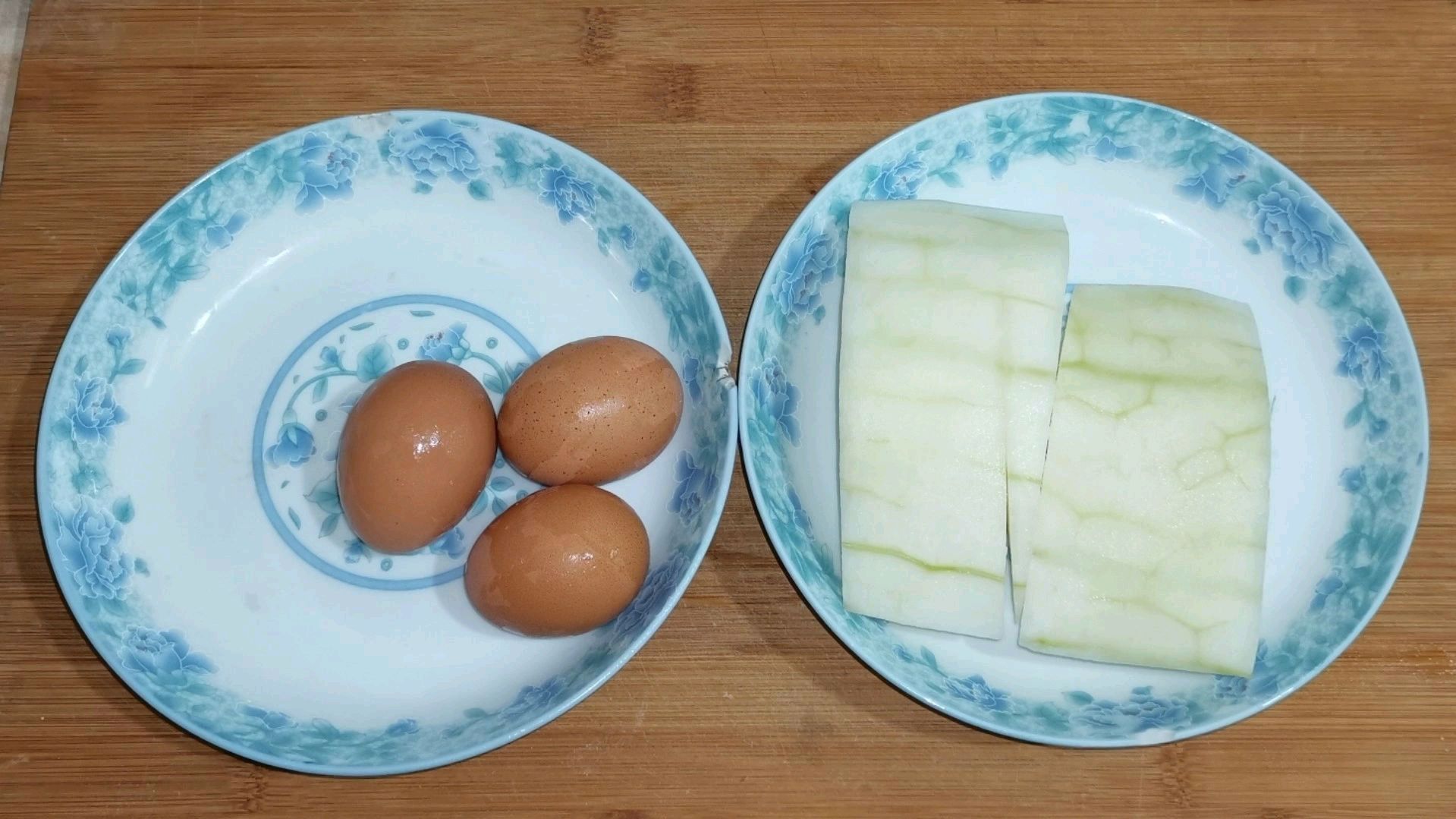 鸡蛋冬瓜能做美食?大厨教你做道汤,浓郁鲜亮营养美味,老少皆宜