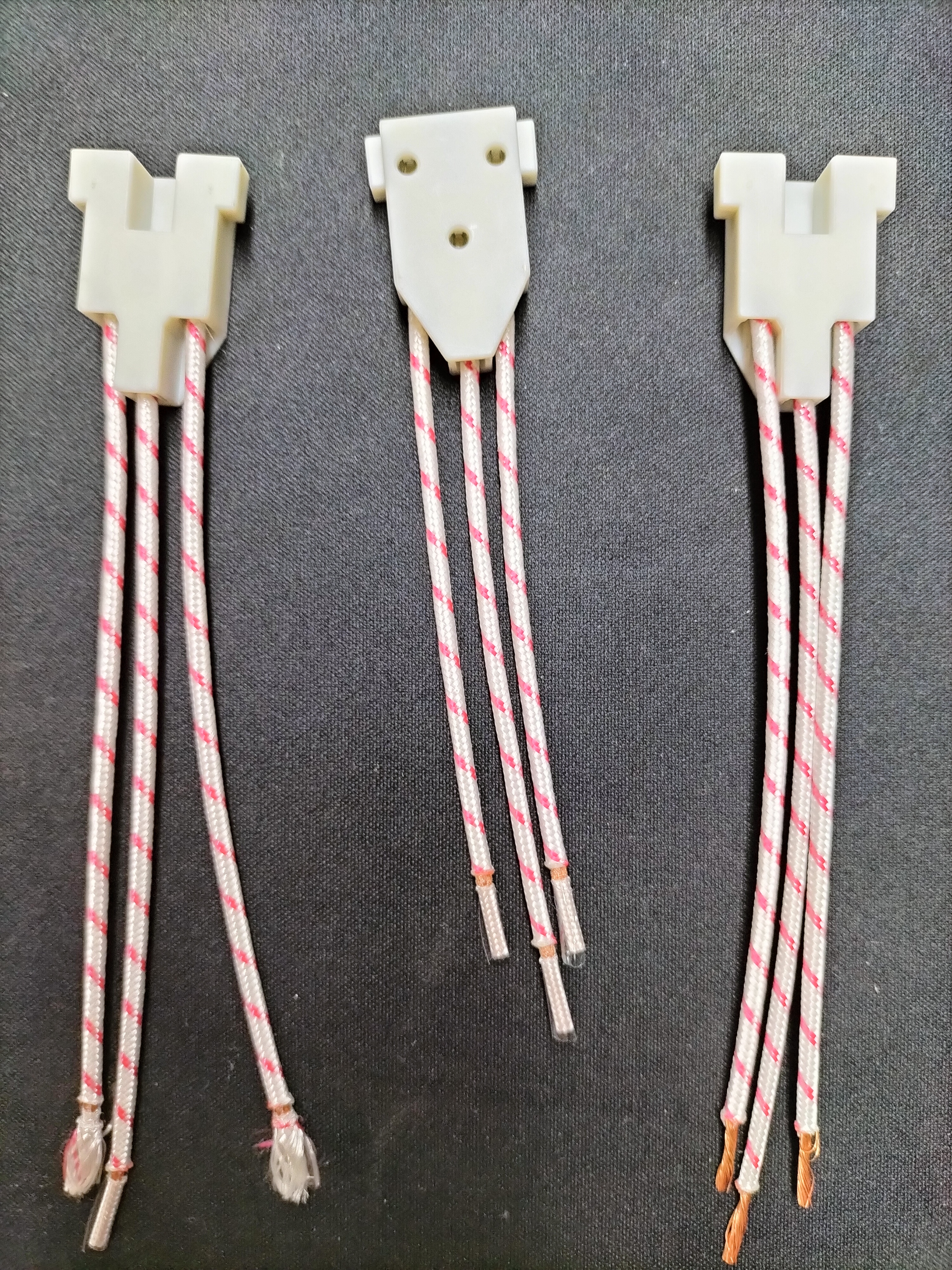 全自动穿胶壳端子机功能特色