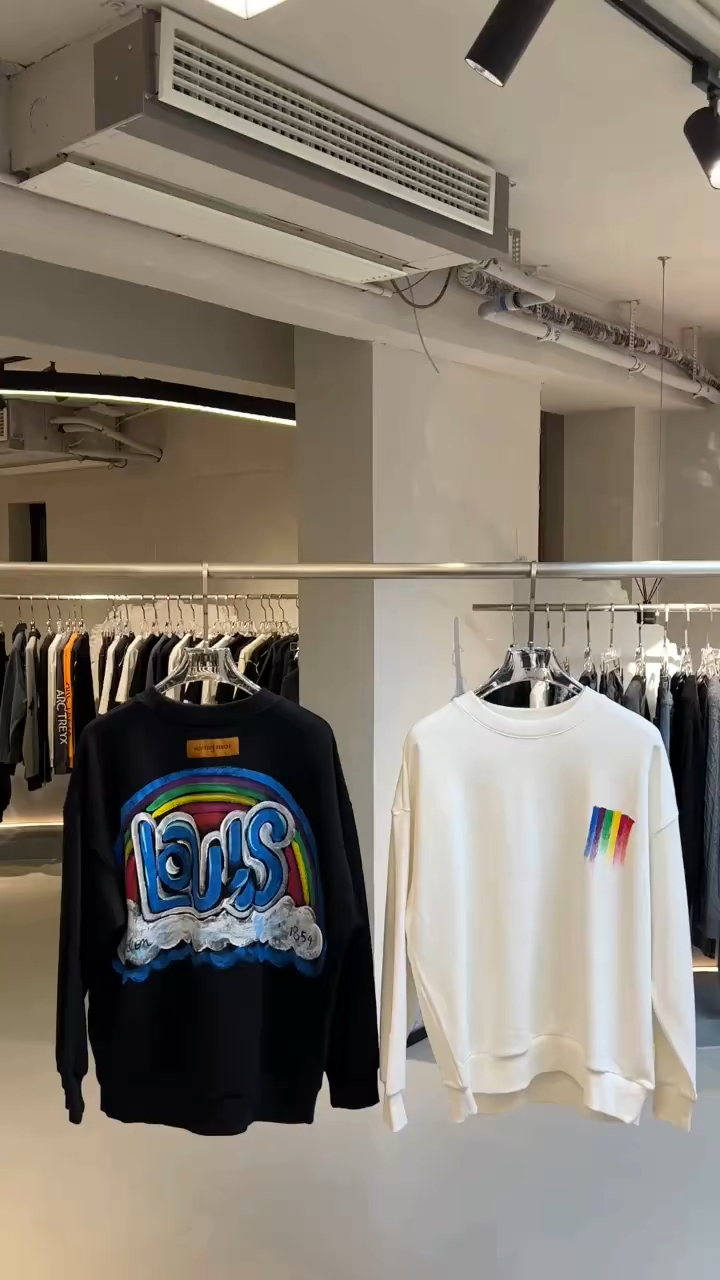 lv彩虹涂鸦卫衣,设计视觉感满满-度小视